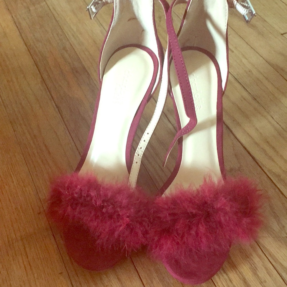 Open toed heels with fur